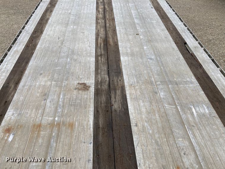 image for item HN9856 2012 Transcraft Benson AF53102-2-524  flatbed trailer