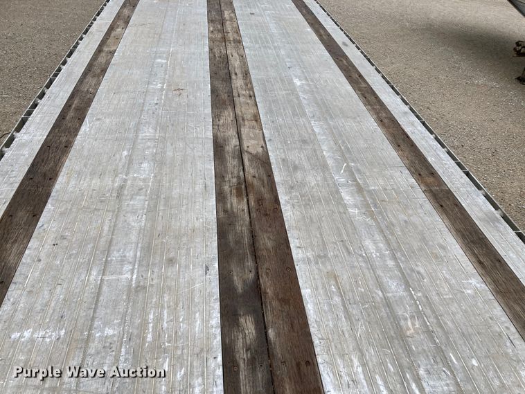 image for item HN9856 2012 Transcraft Benson AF53102-2-524  flatbed trailer