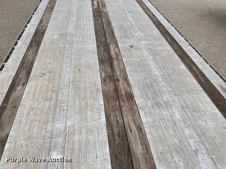 image for item HN9856 2012 Transcraft Benson AF53102-2-524  flatbed trailer