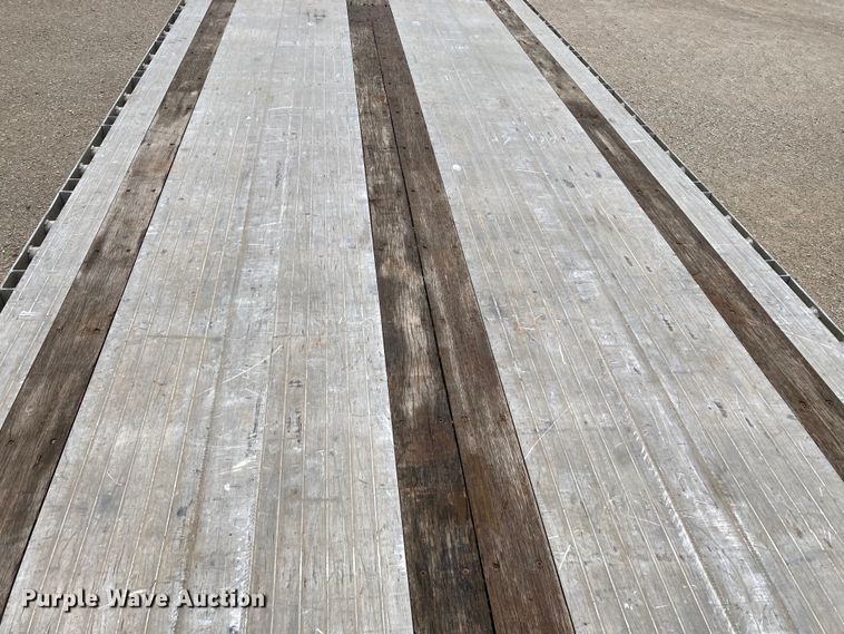 image for item HN9856 2012 Transcraft Benson AF53102-2-524  flatbed trailer