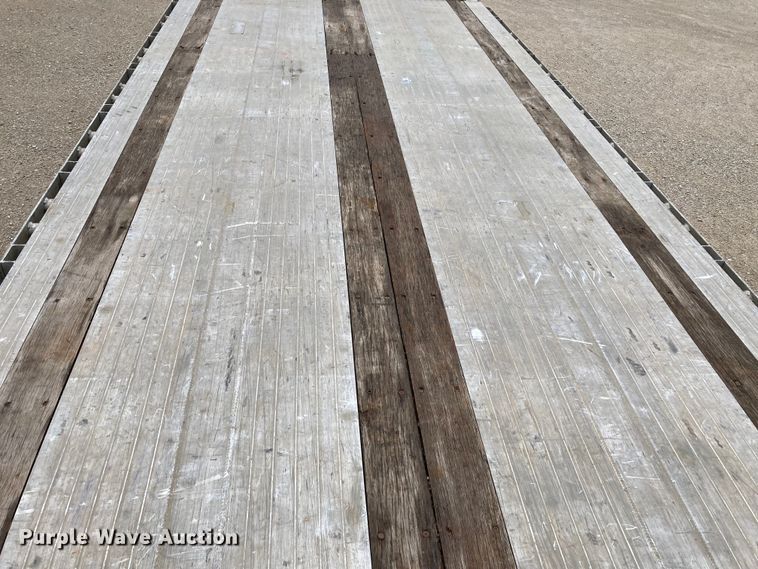 image for item HN9856 2012 Transcraft Benson AF53102-2-524  flatbed trailer