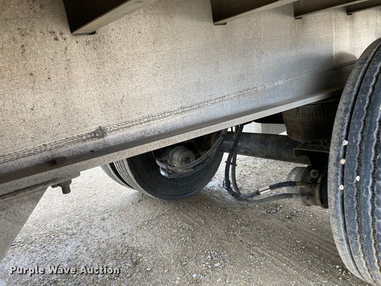 image for item HN9856 2012 Transcraft Benson AF53102-2-524  flatbed trailer