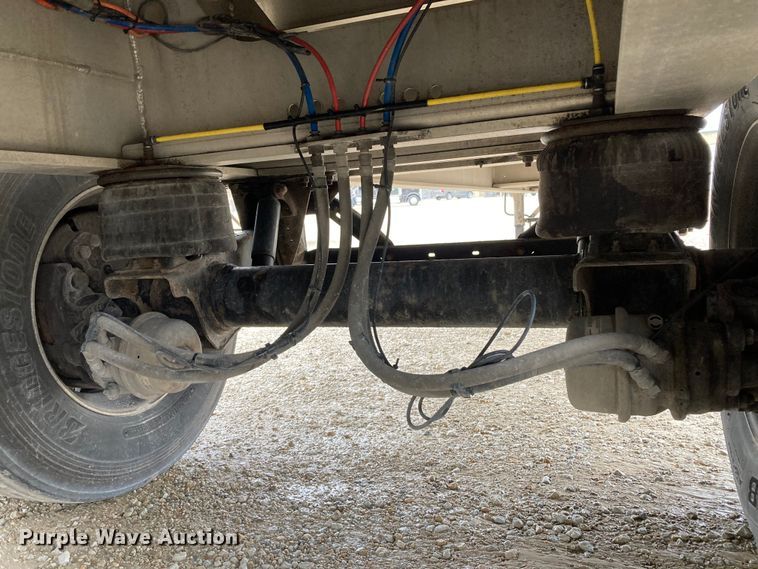 image for item HN9856 2012 Transcraft Benson AF53102-2-524  flatbed trailer