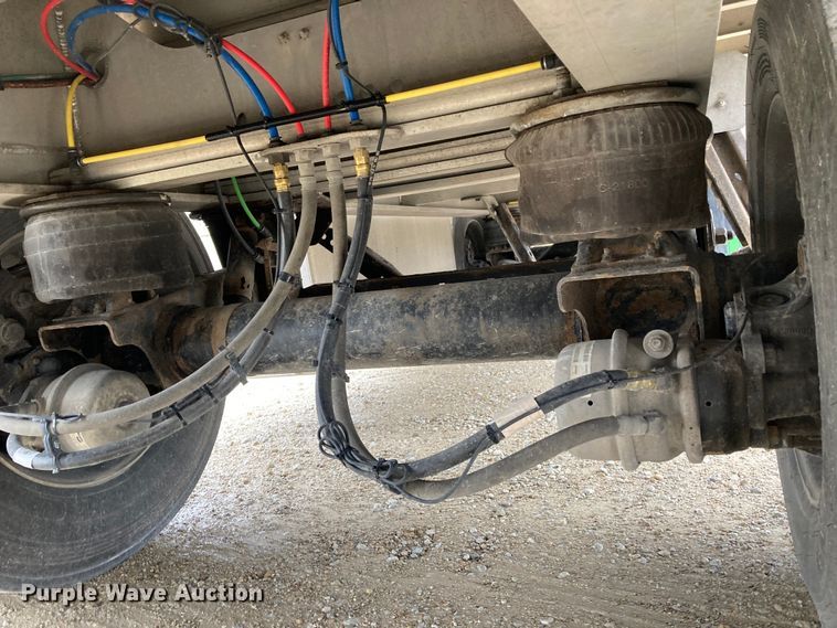 image for item HN9856 2012 Transcraft Benson AF53102-2-524  flatbed trailer