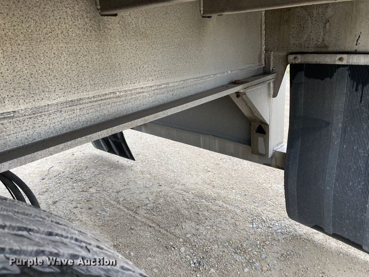 image for item HN9857 2013 Transcraft Benson AF53102-2-524  flatbed trailer