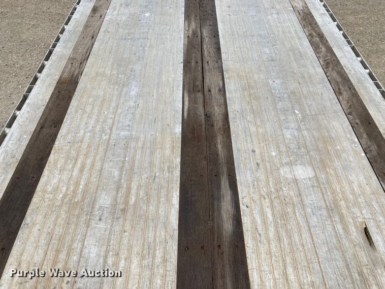 image for item HN9857 2013 Transcraft Benson AF53102-2-524  flatbed trailer