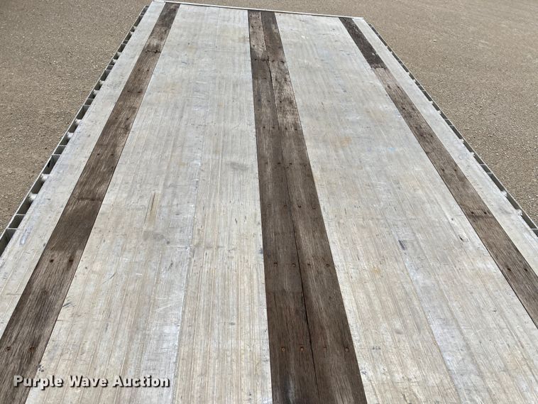 image for item HN9857 2013 Transcraft Benson AF53102-2-524  flatbed trailer