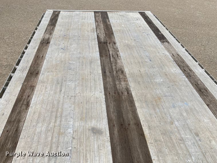 image for item HN9857 2013 Transcraft Benson AF53102-2-524  flatbed trailer