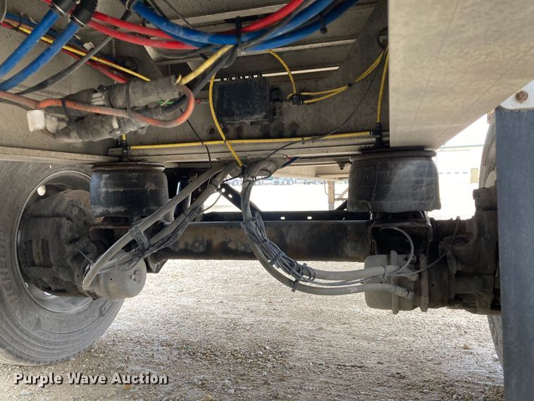 image for item HN9857 2013 Transcraft Benson AF53102-2-524  flatbed trailer