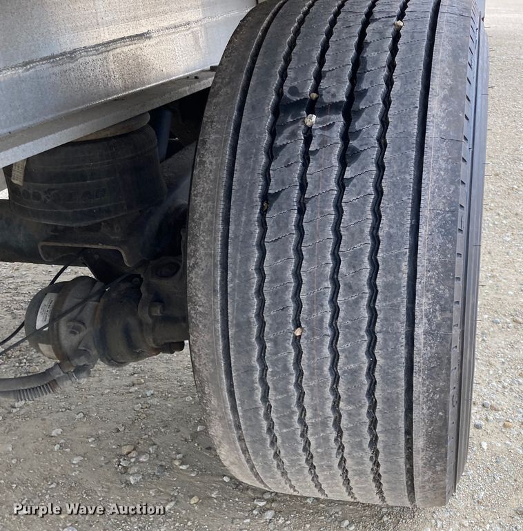 image for item HN9857 2013 Transcraft Benson AF53102-2-524  flatbed trailer