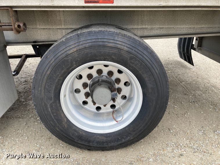 image for item HN9857 2013 Transcraft Benson AF53102-2-524  flatbed trailer