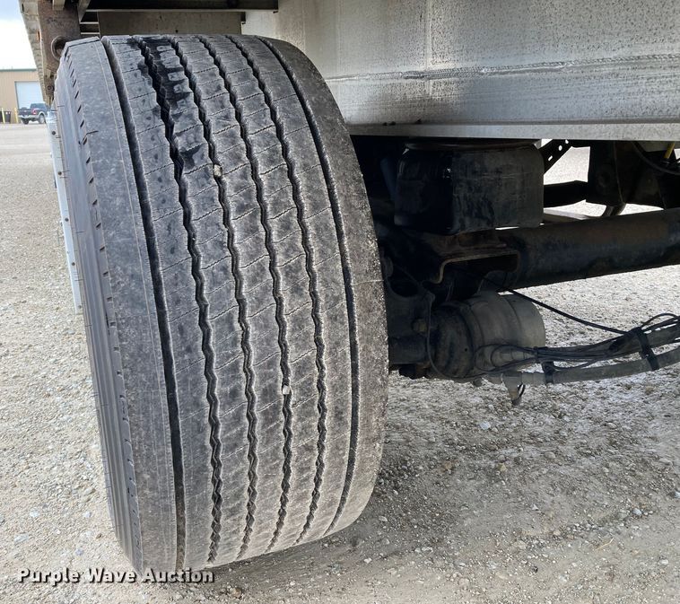 image for item HN9857 2013 Transcraft Benson AF53102-2-524  flatbed trailer