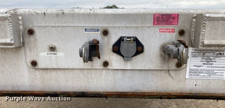 image for item HN9858 2013 Transcraft Benson AF53102-2-524  flatbed trailer