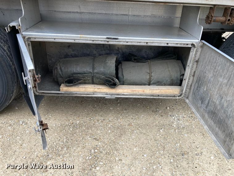 image for item HN9858 2013 Transcraft Benson AF53102-2-524  flatbed trailer