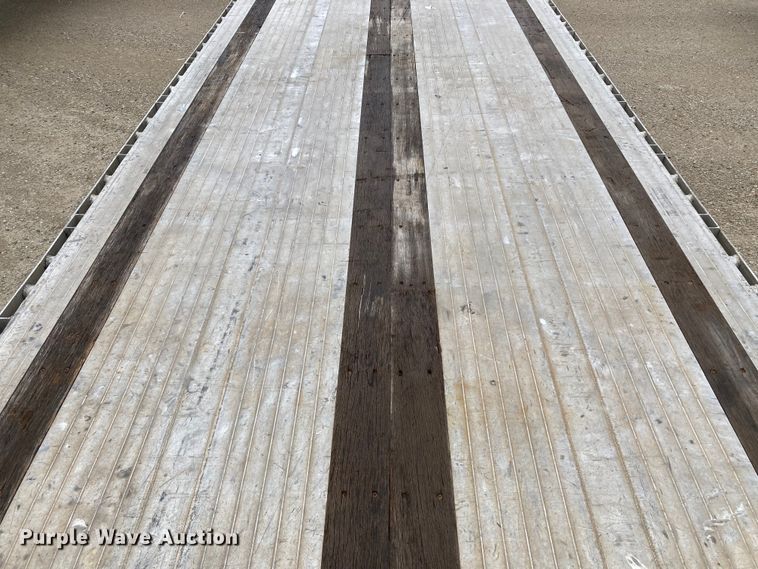 image for item HN9858 2013 Transcraft Benson AF53102-2-524  flatbed trailer