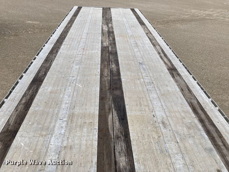 image for item HN9858 2013 Transcraft Benson AF53102-2-524  flatbed trailer