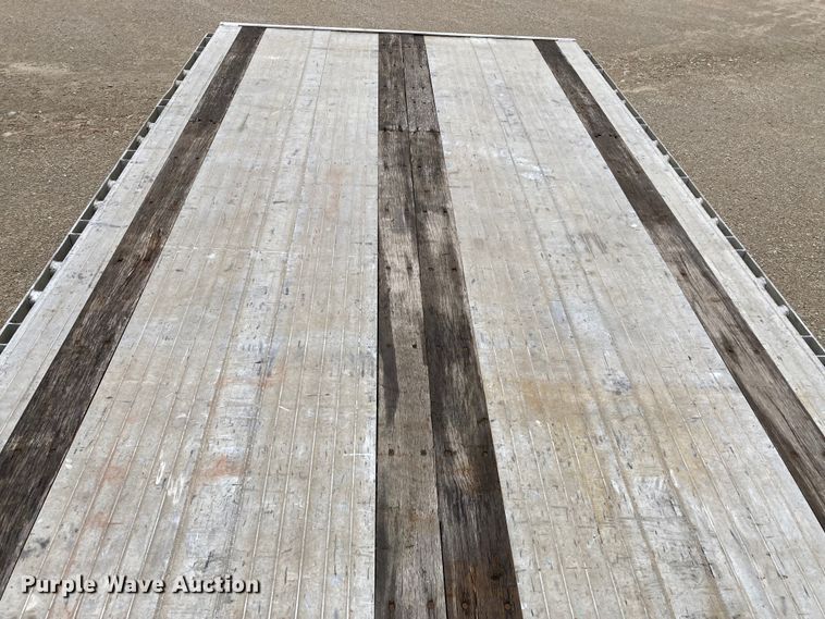 image for item HN9858 2013 Transcraft Benson AF53102-2-524  flatbed trailer