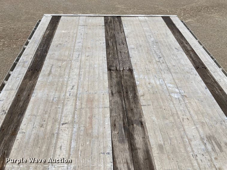 image for item HN9858 2013 Transcraft Benson AF53102-2-524  flatbed trailer