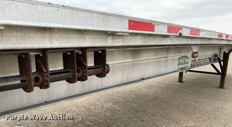 image for item HN9858 2013 Transcraft Benson AF53102-2-524  flatbed trailer