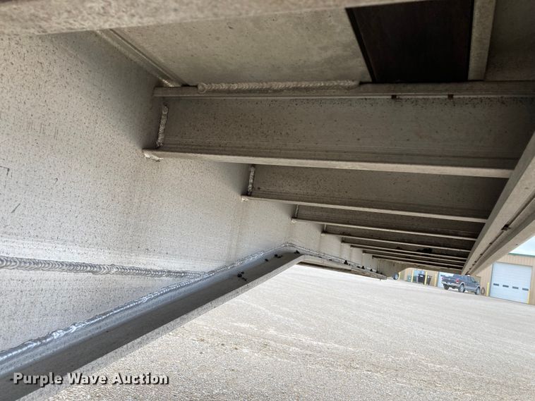 image for item HN9858 2013 Transcraft Benson AF53102-2-524  flatbed trailer