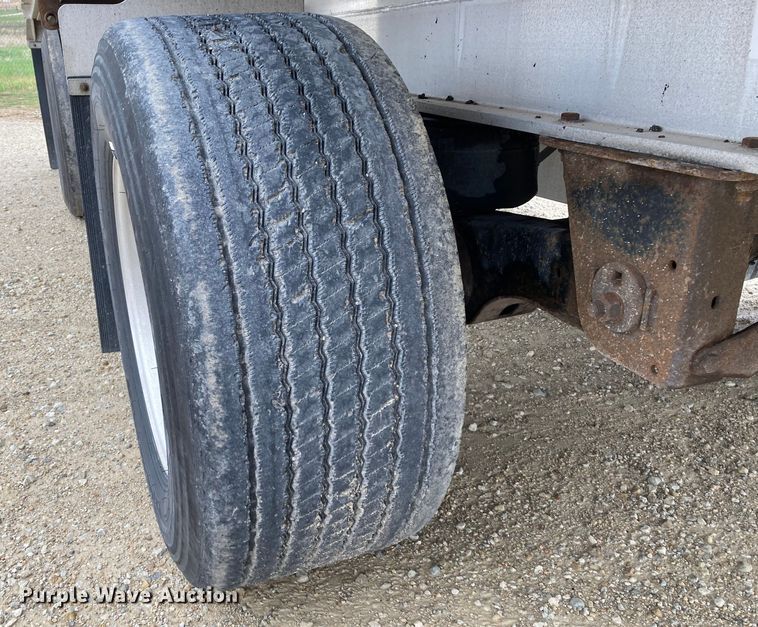 image for item HN9858 2013 Transcraft Benson AF53102-2-524  flatbed trailer