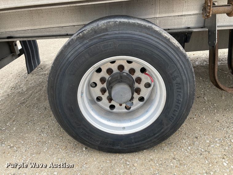 image for item HN9858 2013 Transcraft Benson AF53102-2-524  flatbed trailer