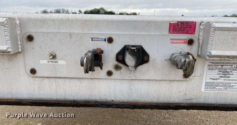 image for item HN9859 2013 Transcraft Benson AF53102-2-524  flatbed trailer