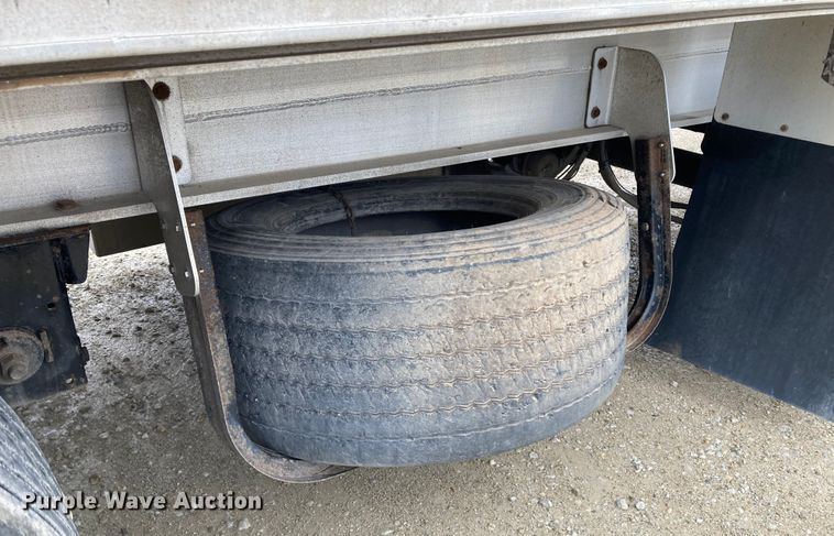 image for item HN9859 2013 Transcraft Benson AF53102-2-524  flatbed trailer