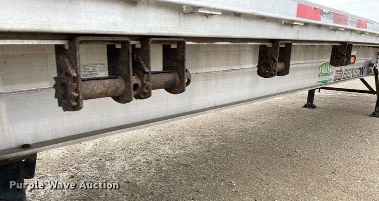 image for item HN9859 2013 Transcraft Benson AF53102-2-524  flatbed trailer