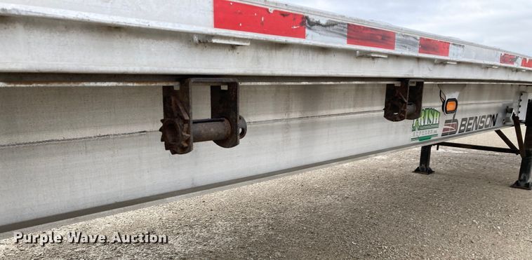 image for item HN9859 2013 Transcraft Benson AF53102-2-524  flatbed trailer