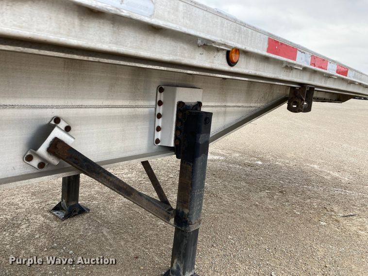 image for item HN9859 2013 Transcraft Benson AF53102-2-524  flatbed trailer