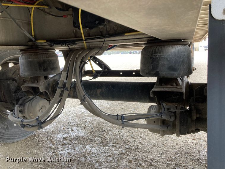 image for item HN9859 2013 Transcraft Benson AF53102-2-524  flatbed trailer