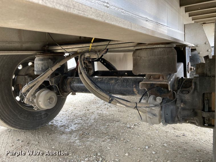 image for item HN9859 2013 Transcraft Benson AF53102-2-524  flatbed trailer