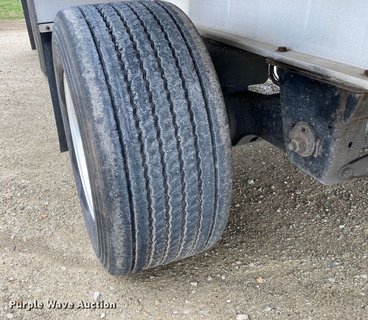 image for item HN9859 2013 Transcraft Benson AF53102-2-524  flatbed trailer