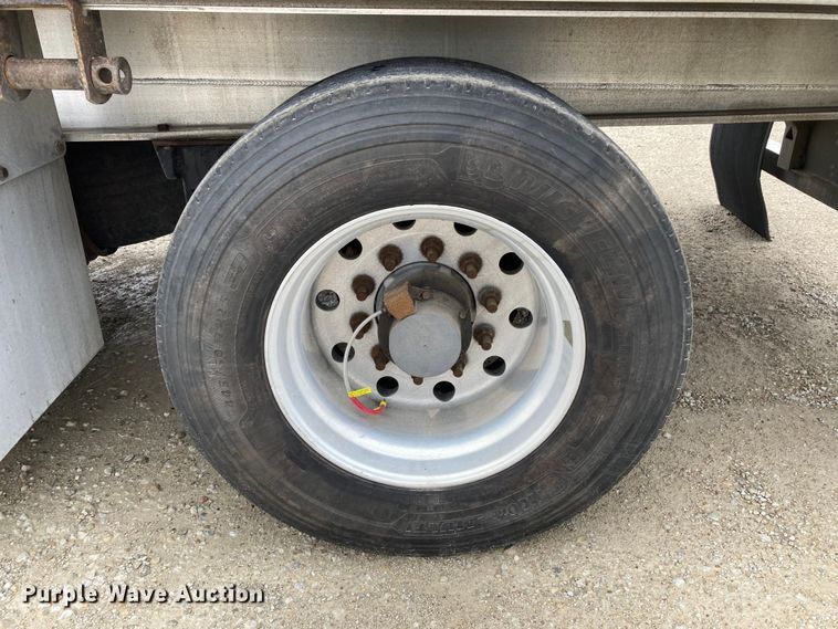 image for item HN9859 2013 Transcraft Benson AF53102-2-524  flatbed trailer