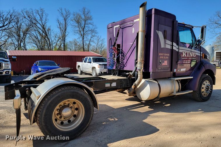 image for item HP9728 2000 Sterling A-Line  semi truck