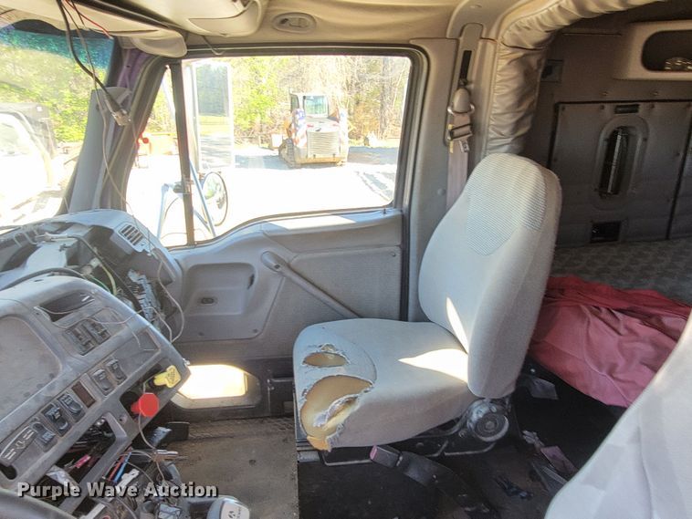 image for item HP9728 2000 Sterling A-Line  semi truck