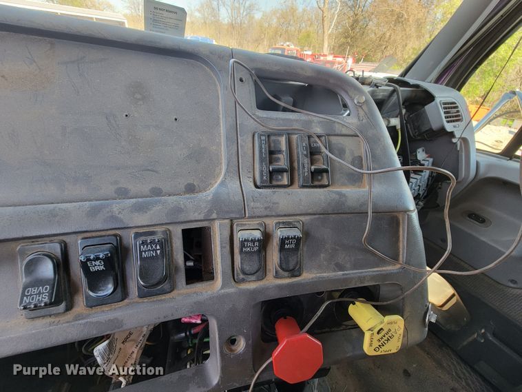 image for item HP9728 2000 Sterling A-Line  semi truck