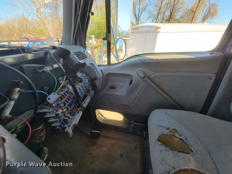 image for item HP9728 2000 Sterling A-Line  semi truck