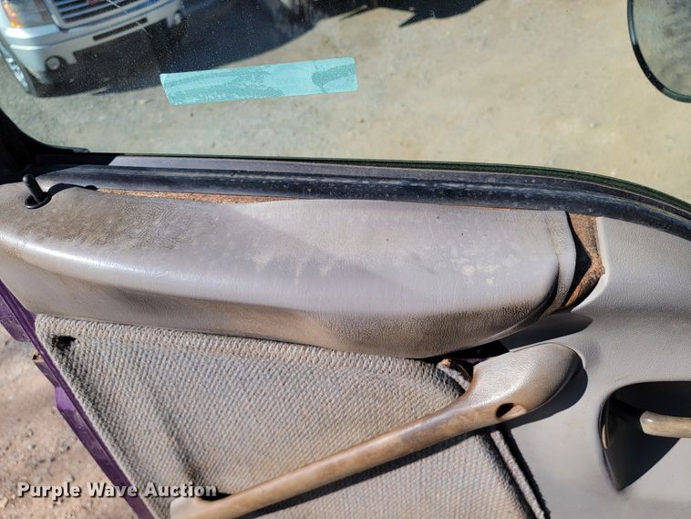 image for item HP9728 2000 Sterling A-Line  semi truck