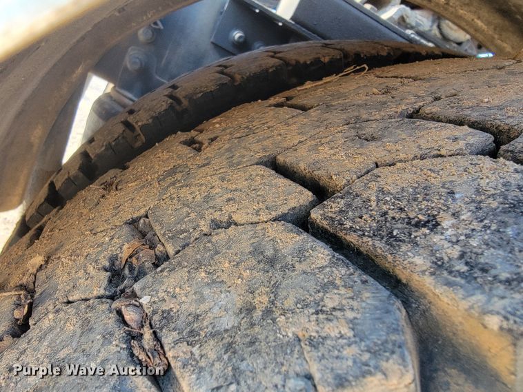 image for item HP9728 2000 Sterling A-Line  semi truck