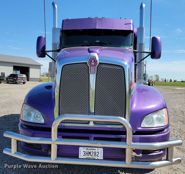image for item HP9736 2015 Kenworth T660  semi truck