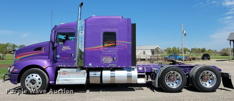 image for item HP9736 2015 Kenworth T660  semi truck