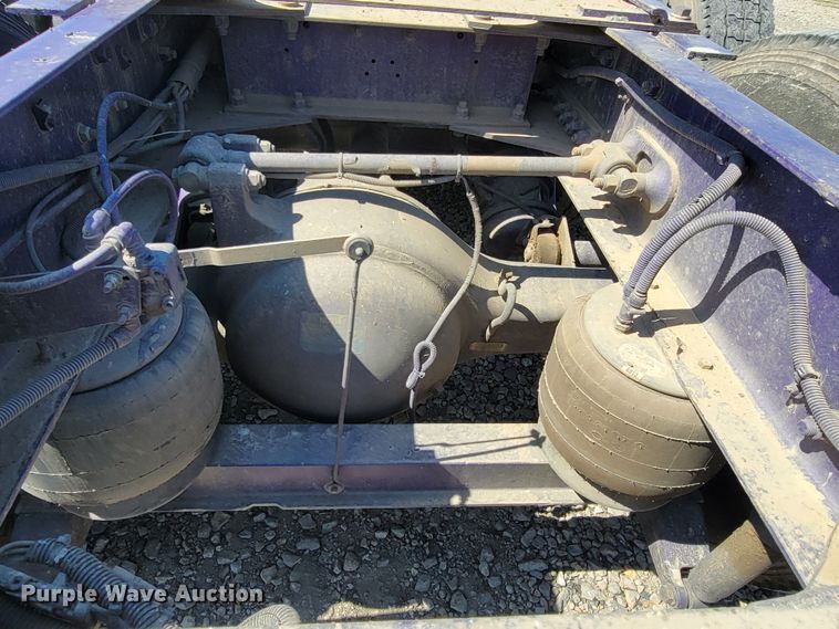 image for item HP9736 2015 Kenworth T660  semi truck