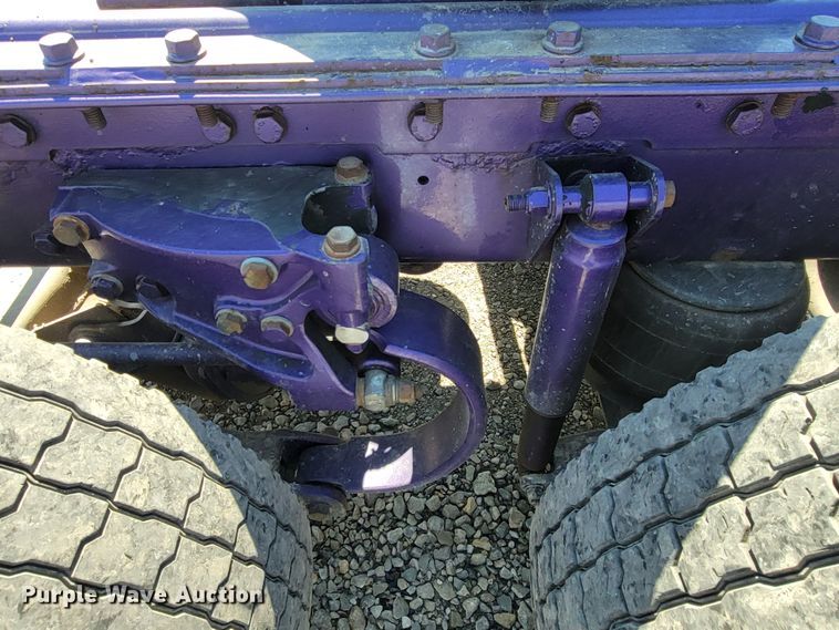 image for item HP9736 2015 Kenworth T660  semi truck