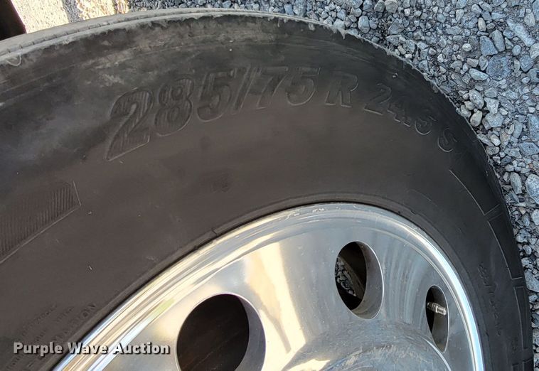 image for item HP9736 2015 Kenworth T660  semi truck