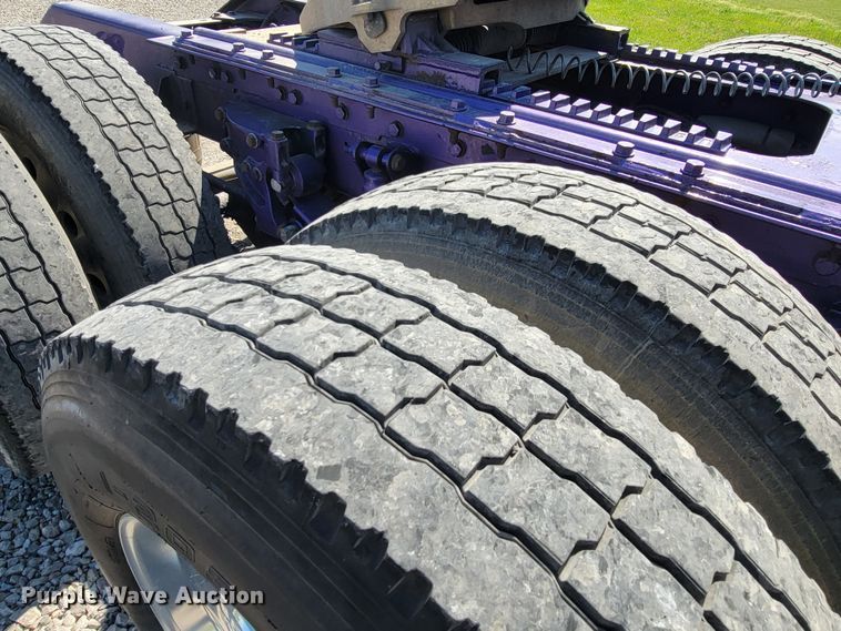 image for item HP9736 2015 Kenworth T660  semi truck