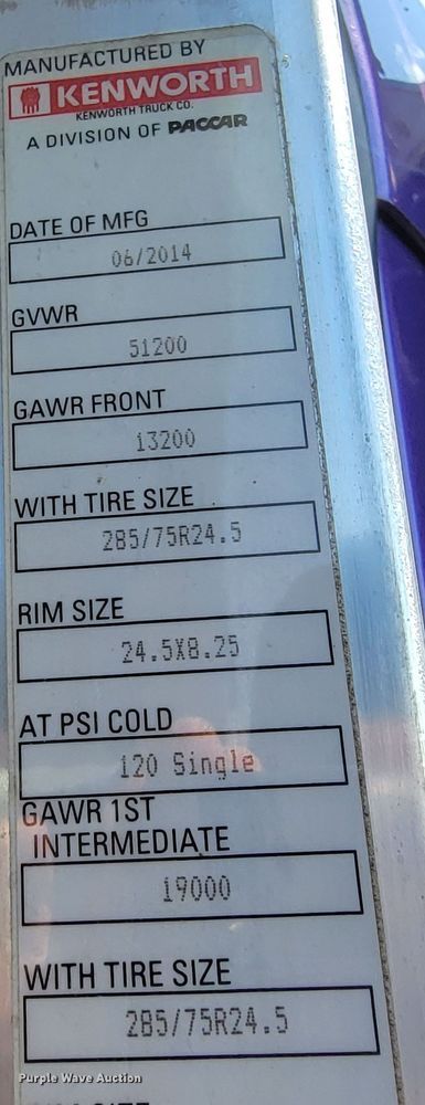 image for item HP9736 2015 Kenworth T660  semi truck