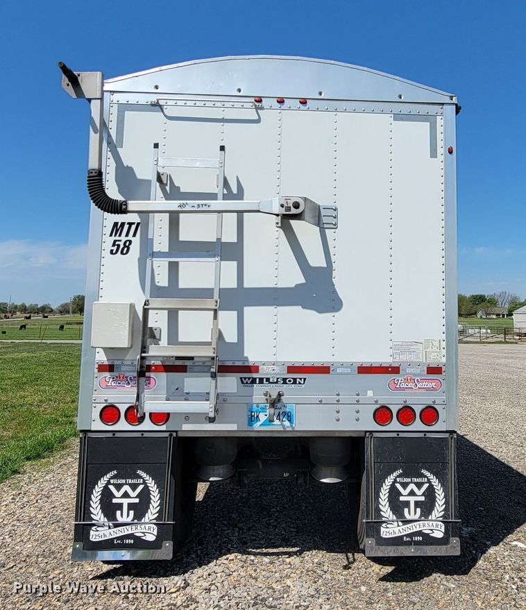 image for item HP9737 2016 Wilson DWH-551  grain trailer