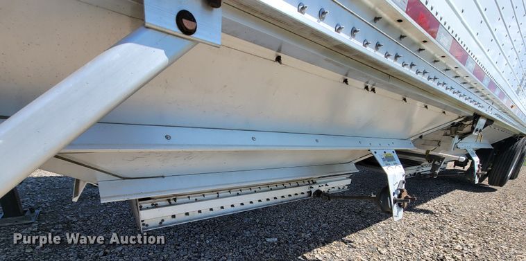 image for item HP9737 2016 Wilson DWH-551  grain trailer